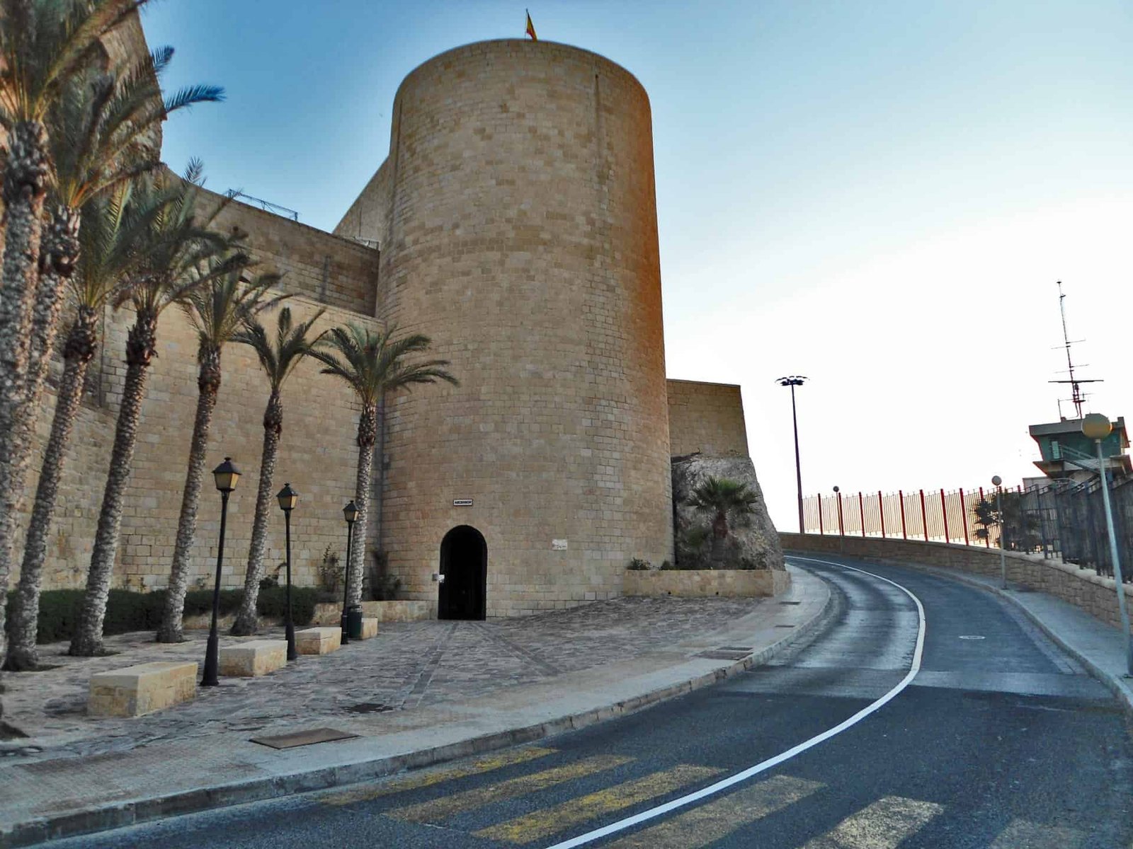 Ascensor de Melilla la Vieja, situado en el Torreón de las Cabras