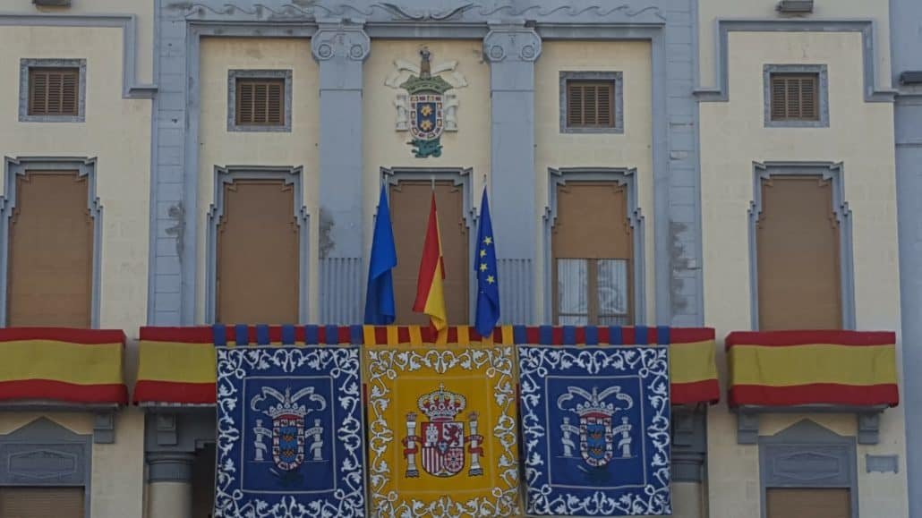 Detalle balcones engalanados
