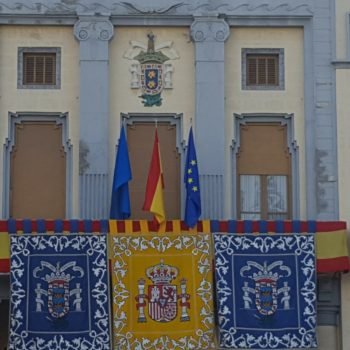 Detalle balcones engalanados