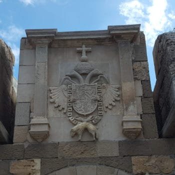 Conociendo nuestro patrimonio Puerta y foso de Santiago