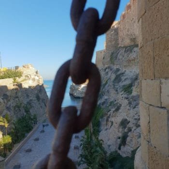Conociendo nuestro patrimonio Puerta y foso de Santiago