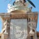 Detalle del escudo y Guzmán el Bueno