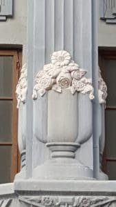 Detalles florales de las fachadas