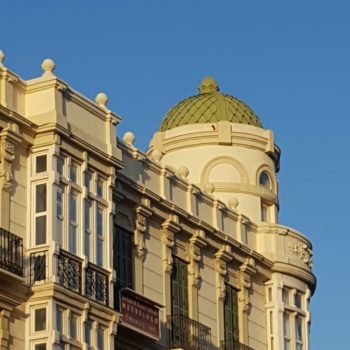 Edificio desde la Avenida Juan Carlos I