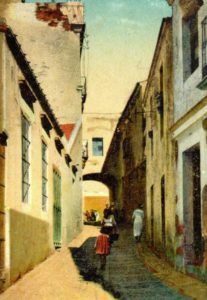 Imagen antigua de la calle San Miguel, al fondo el Hospital de San Francisco