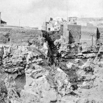 Muralla de las Cruces desde el espaldón del Puerto