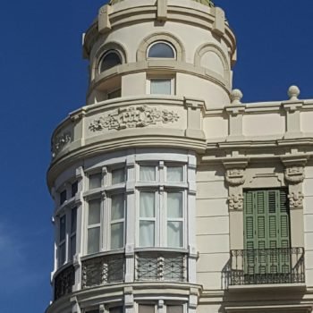 Torre desde la Plaza de España