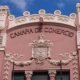 Escudo de la ciudad y decoración parte superior