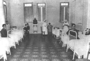 Sala del hospital de enfermos en 1923