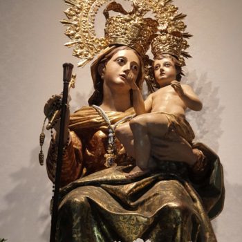 Virgen de la Victoria en su nuevo altar