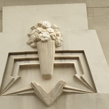 Edificio anexo Monumental. Decoración fachada