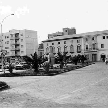 Hogar del pescador y edificio de Aforos Marítimos