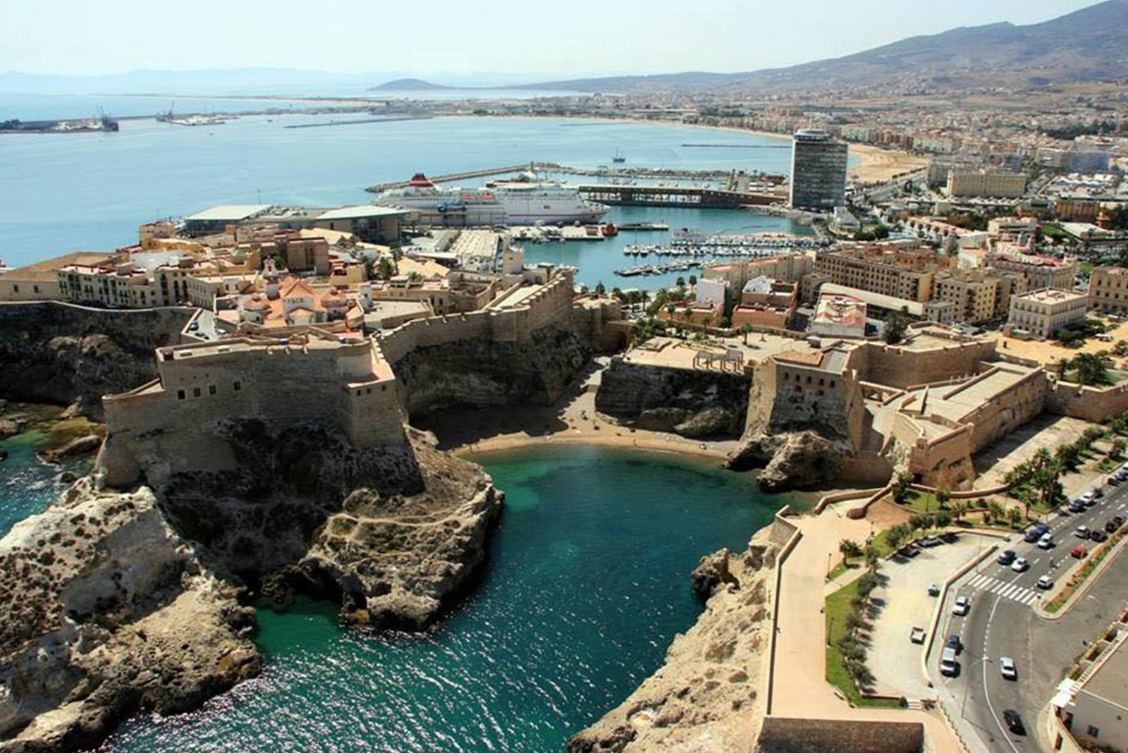 Vista aérea de Melilla la Vieja y el puerto