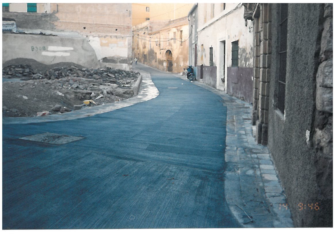 Una calle del recinto histórico tras la restauración, obras de restauración de 1995