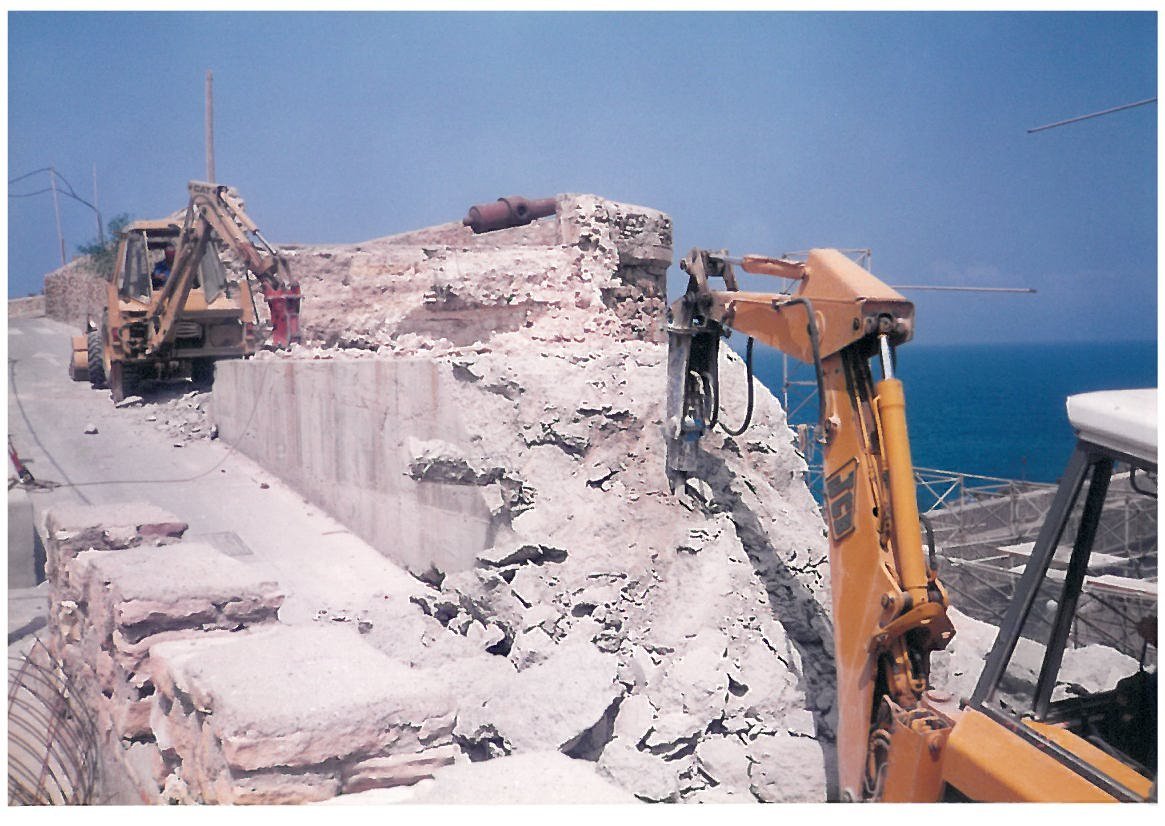 Intervención sobre un lienzo amurallado junto al mar, obras de restauración de 1995